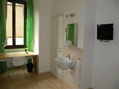 Le Tre Torri Hotel - Milan — Photos 1